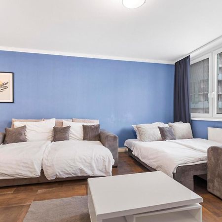 Tomato Apartment - With Free Parking Bratislava Exterior photo