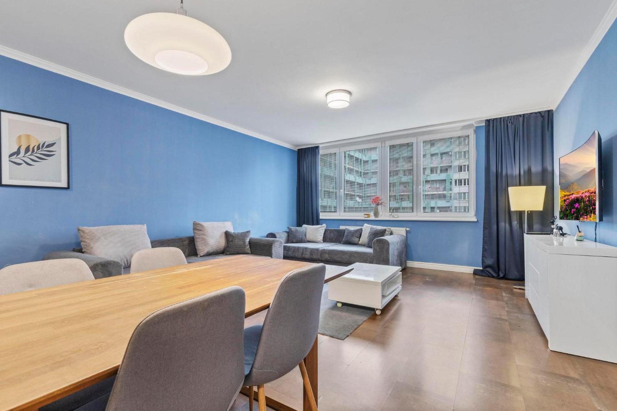 Tomato Apartment - With Free Parking Bratislava Exterior photo